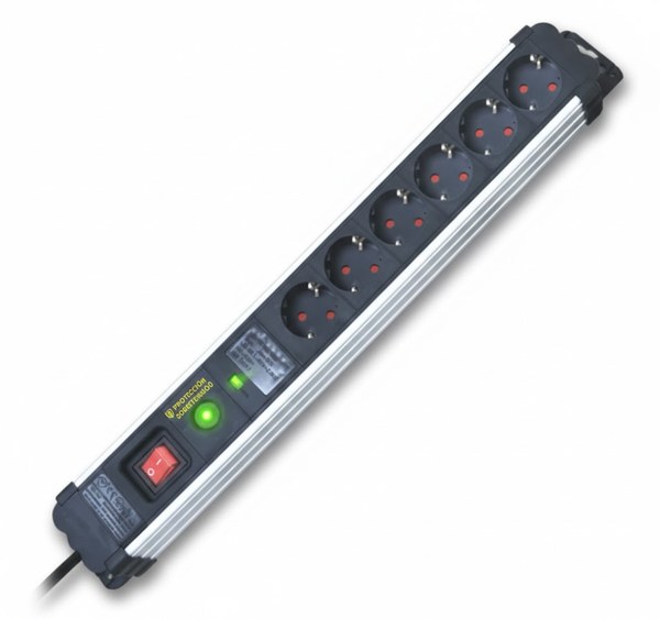 regleta d'endolls amb protecció per sobretensió durant el teletreball